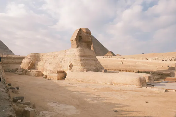 【プライベート貸切】古代エジプトの源流をたどる：サッカラ・ダハシュール・メンフィス世界遺産 半日観光ツアー